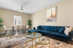 Sophisticated 3BD/2BA Retreat: Pool, Gym, Laundry